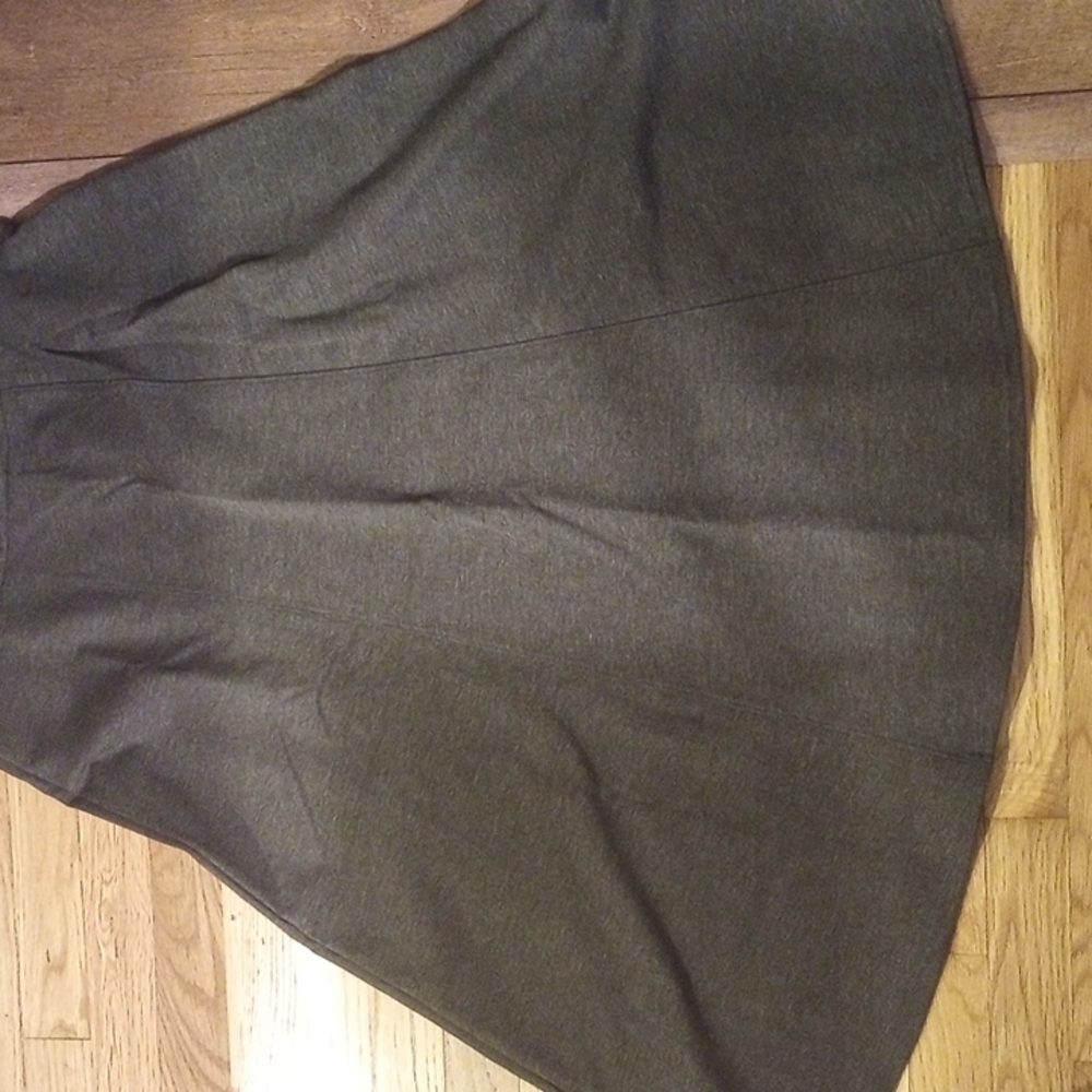 Dana buchman grey skirt, below knee/mid-calf